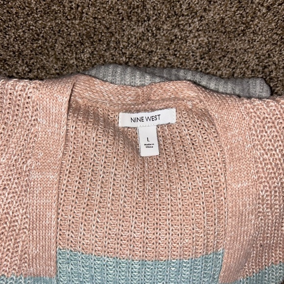 Women’s Nine West knit cardigan, color block - Picture 3 of 3
